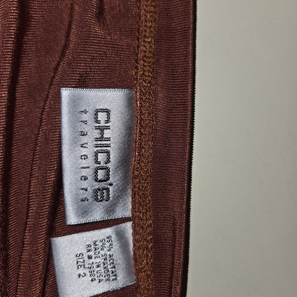Chico's Rich Brown V-Neck Top With Pocket On Sleeve - Picture 4 of 4